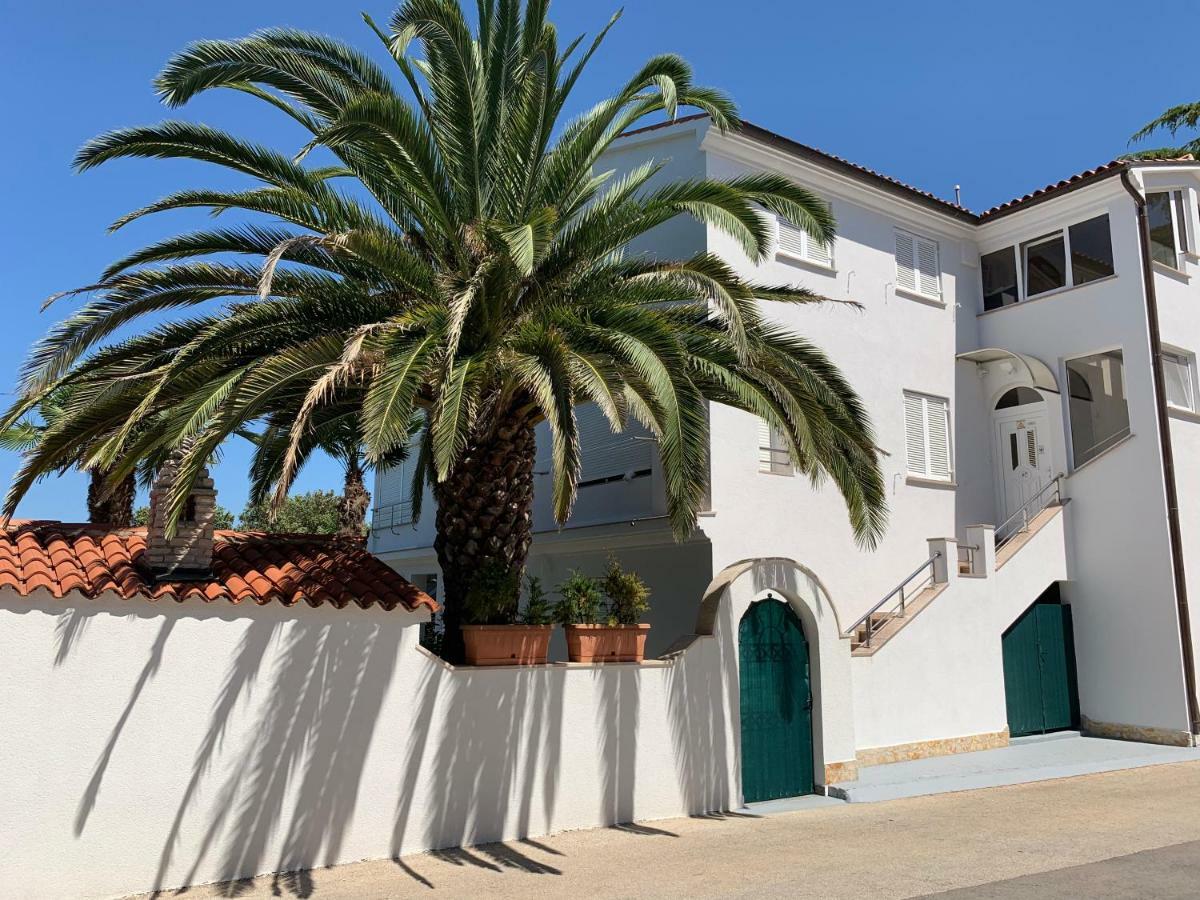 Apartmani Auer Pjescana Uvala Exterior foto